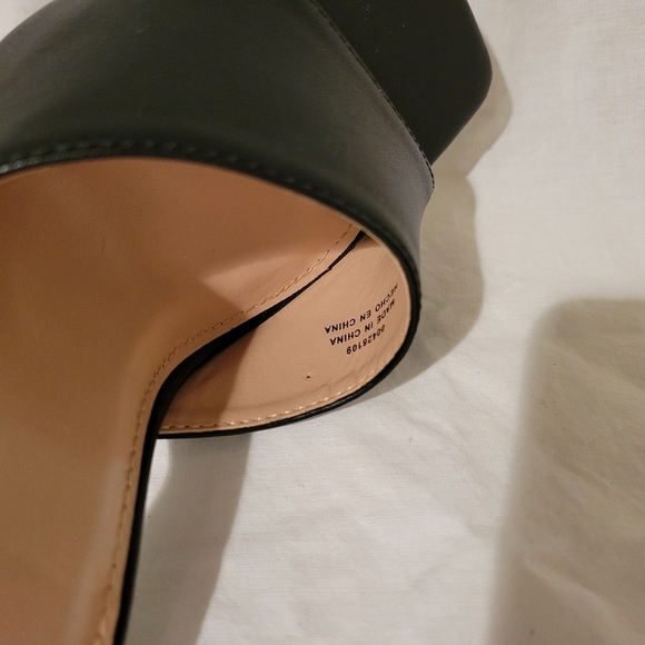 Forever 21 Faux Leather Black Slip on Stiletto Heels Sandals Backless Square EUC - Picture 7 of 7